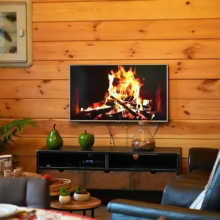 Cozy In For 6 People With Parking 木屋 *