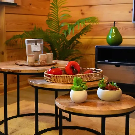 Cozy In For 6 People With Parking 木屋 *