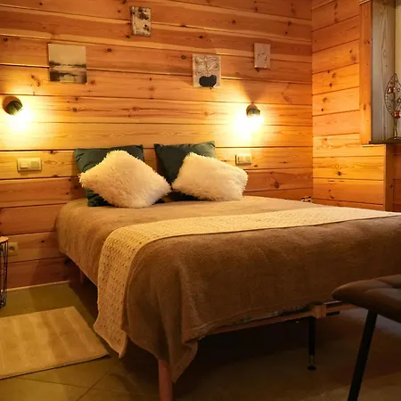 Cozy In For 6 People With Parking 木屋