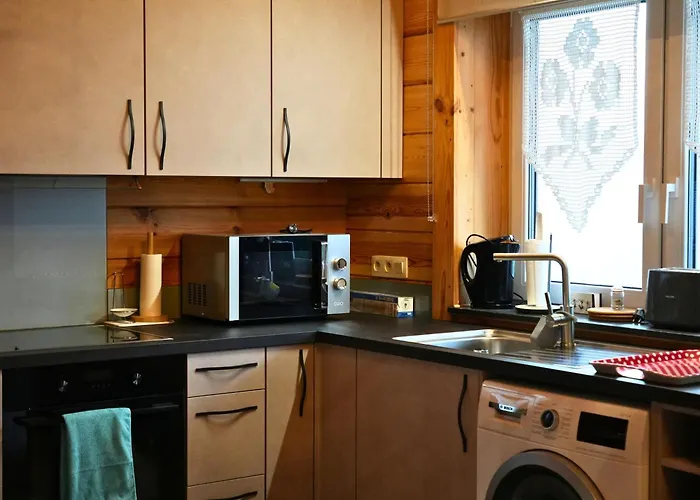 Cozy In For 6 People With Parking *